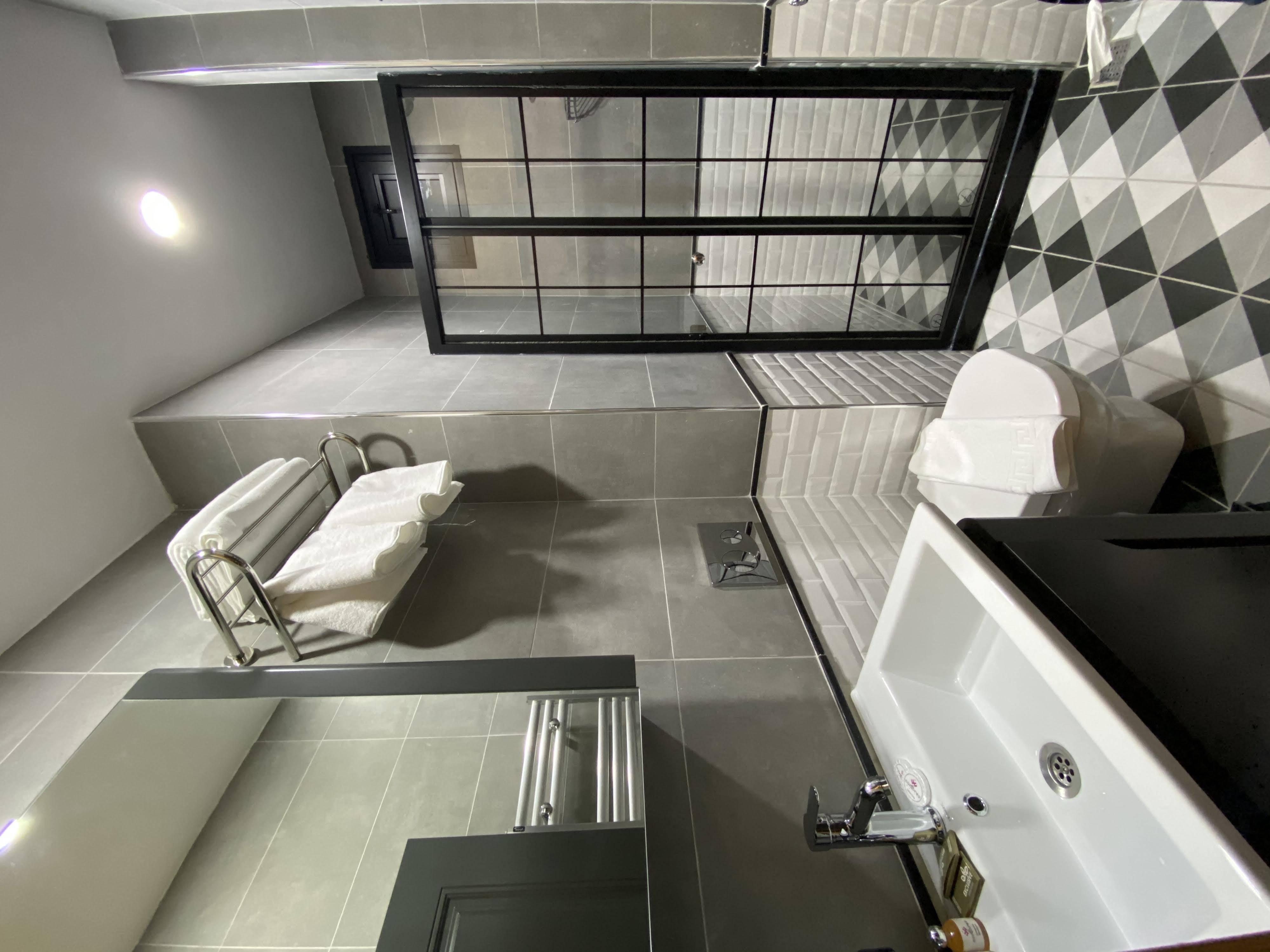 Confores Hotel อิสตันบูล ภายนอก รูปภาพ