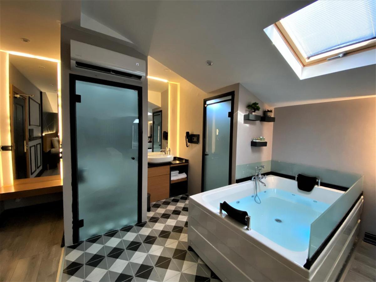 Confores Hotel อิสตันบูล ภายนอก รูปภาพ