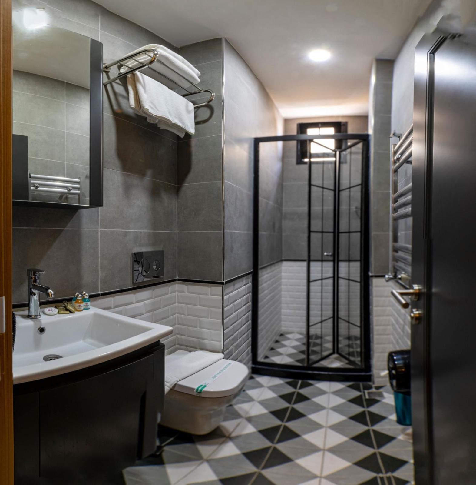 Confores Hotel อิสตันบูล ภายนอก รูปภาพ